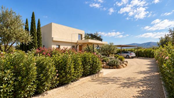 Élégante villa T5 neuve, proche Saint-Cyprien, entre mer et macquis