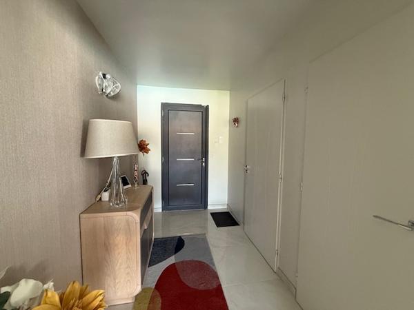 Meschers-sur-Gironde (17132) 

3 KM DE LA PLAGE & 3.5 KM DU CENTRE VILLE DE MESCHERS