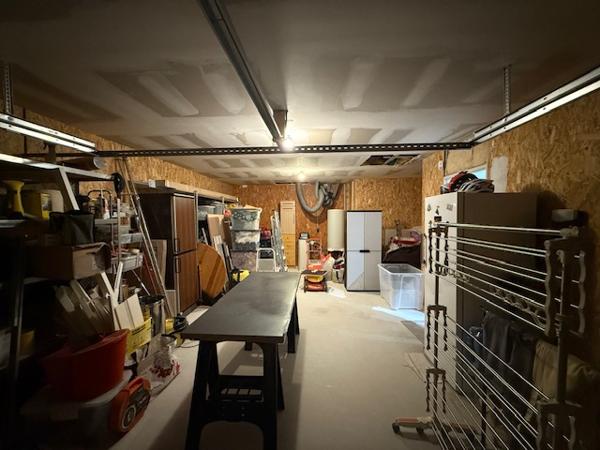 Meschers-sur-Gironde (17132) 

3 KM DE LA PLAGE & 3.5 KM DU CENTRE VILLE DE MESCHERS