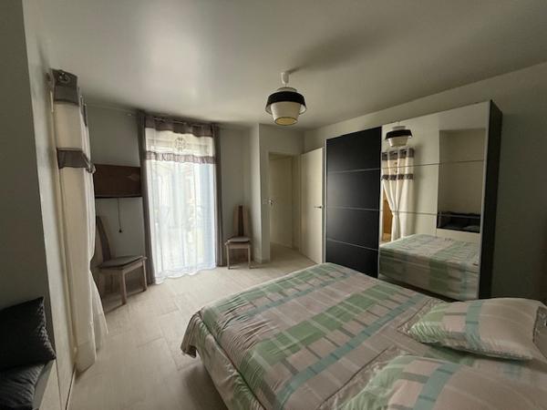 Meschers-sur-Gironde (17132) 

3 KM DE LA PLAGE & 3.5 KM DU CENTRE VILLE DE MESCHERS