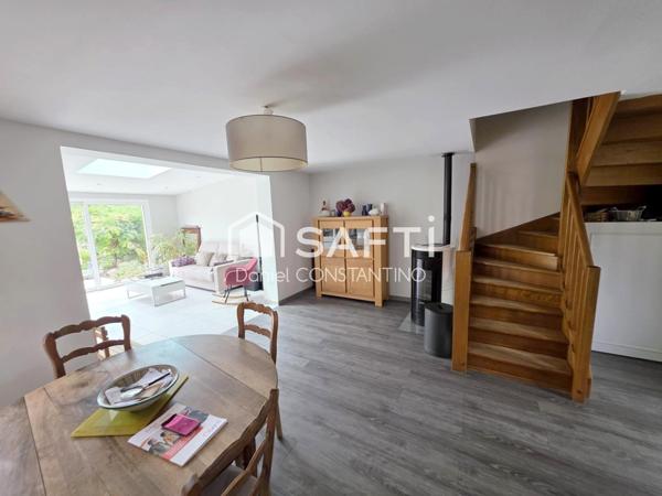 Maison d'environ 125 m² avec 4 chambres sur 338m²