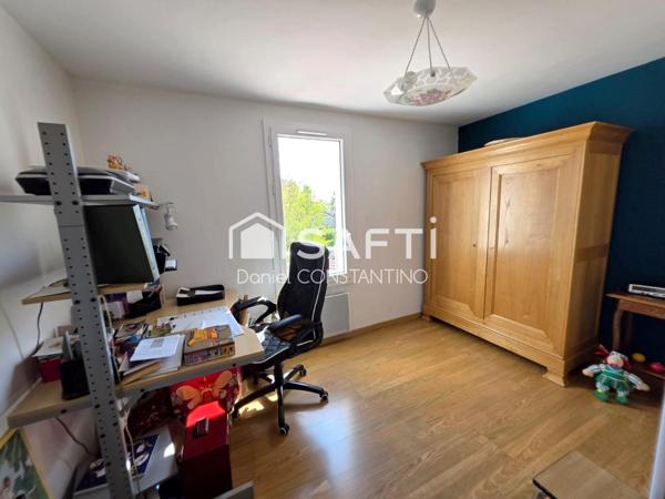 Maison d'environ 125 m² avec 4 chambres sur 338m²