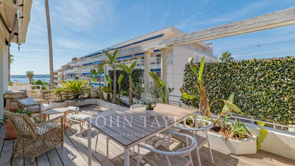 Palm Beach Mouré Rouge-Dernier étage avec aperçu mer
