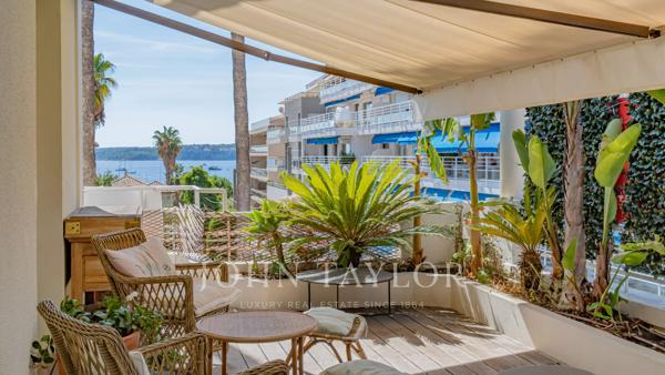 Palm Beach Mouré Rouge-Dernier étage avec aperçu mer