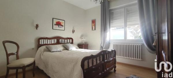 House for sale 4 rooms 90 m² Villenave-d'Ornon
