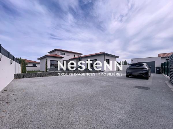 Bompas - Villa contemporaine de 191 m² , vue Canigou, 4 faces, garage, piscine Bali et finitions haut de gamme