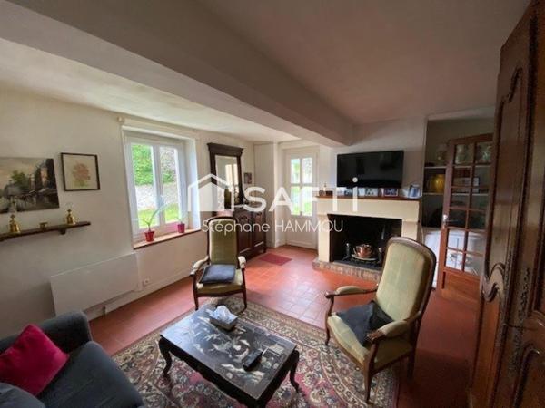 Maison de village sur un terrain clos de 1071 m²