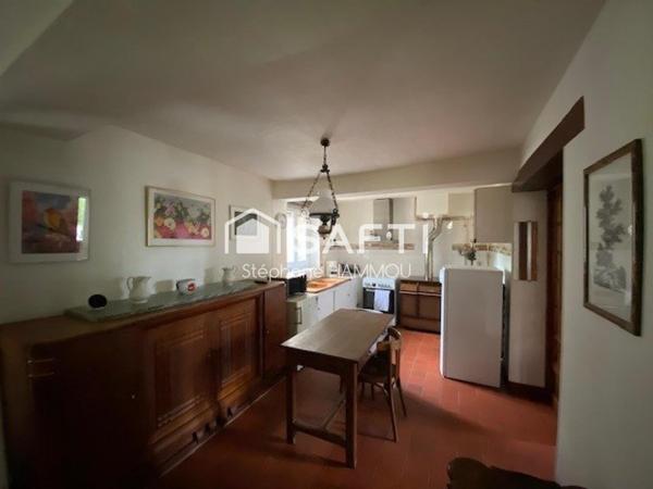 Maison de village sur un terrain clos de 1071 m²