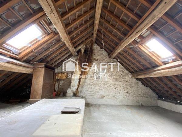 Maison de village sur un terrain clos de 1071 m²