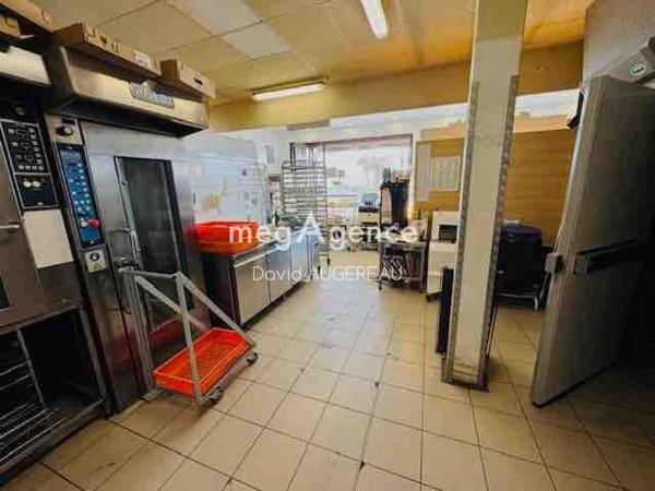 Local Commercial à L' ILE-D'YEU, 85350 - 4 pièces 217m²