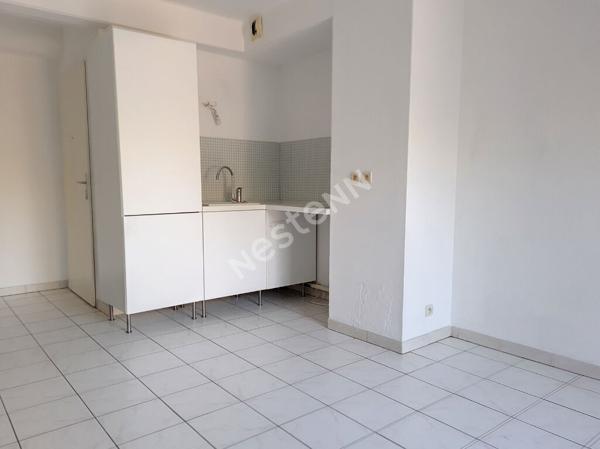 T2 + PARKING PRIVE - VIEUX VILLAGE VITROLLES