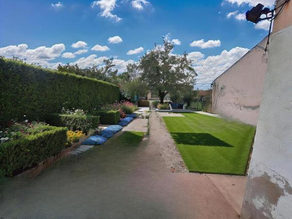 Charmante Maison à Vendre à Verdun Ciel - 5 pièces avec jardin !