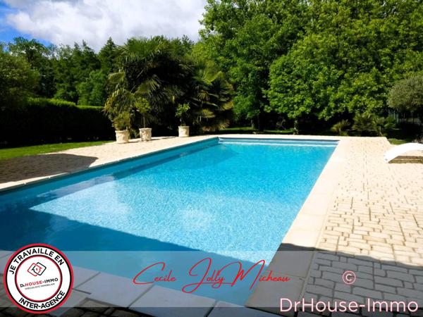 Maison à vendre 8 pièces de 245 m²