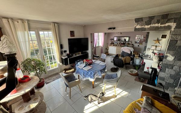 Maison à vendre    3 pièces • 75 m2 Chézy-sur-Marne