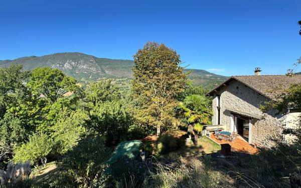 Maison à vendre    5 pièces •  Saint-Jean-en-Royans