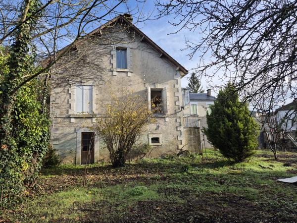 Lisle (24350) DORDOGNE - PERIGUEUX - LISLE - MAISON 107 m² ET LOCAL COMMERCIAL - JARDIN CLOS ARBORE