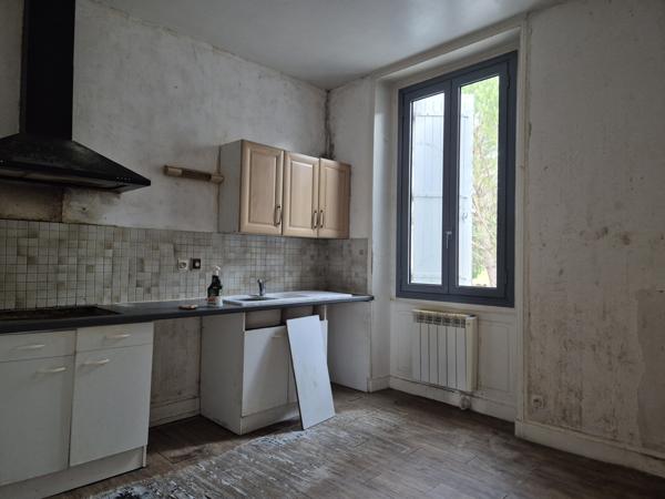 Lisle (24350) DORDOGNE - PERIGUEUX - LISLE - MAISON 107 m² ET LOCAL COMMERCIAL - JARDIN CLOS ARBORE