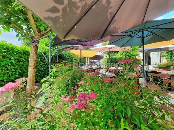 Vente
                Fonds de commerce253 m² - PARCEY (39100)