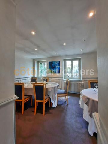 Vente
                Fonds de commerce253 m² - PARCEY (39100)