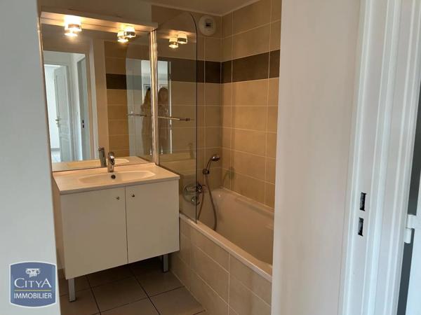 Appartement à louer 4 pièces 79.14m² Orange (84100)