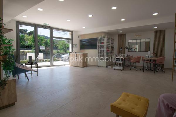 Local d'activités de 172 m²