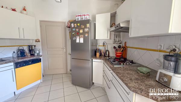 Orange - Appartement dernier étage 92 m² avec terrasse, parking et cave – 3 chambres