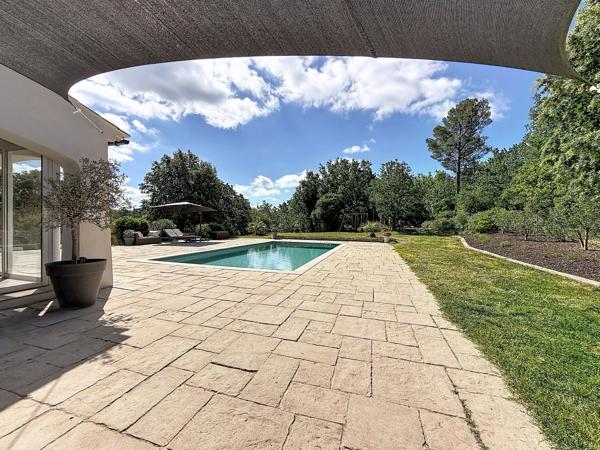 Magnifique maison sur plus de 5000m2 avec piscine