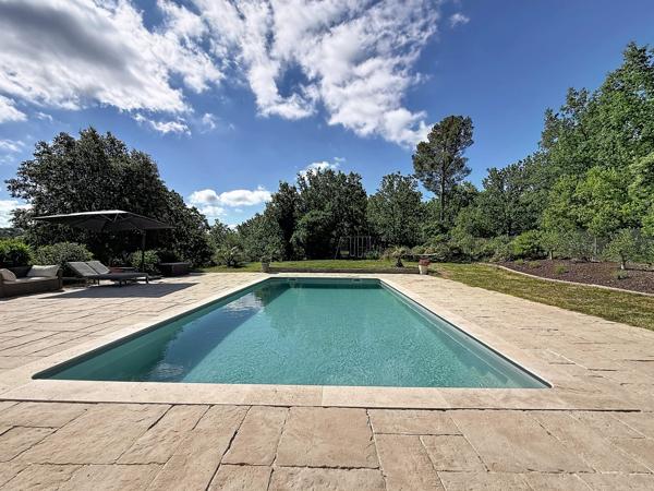 Magnifique maison sur plus de 5000m2 avec piscine
