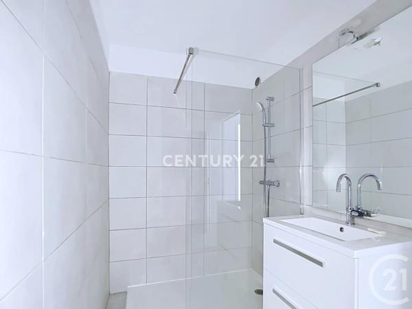 Appartement F4 à vendre  4 pièces - 98,71 m 2   AUBAGNE  - 13
