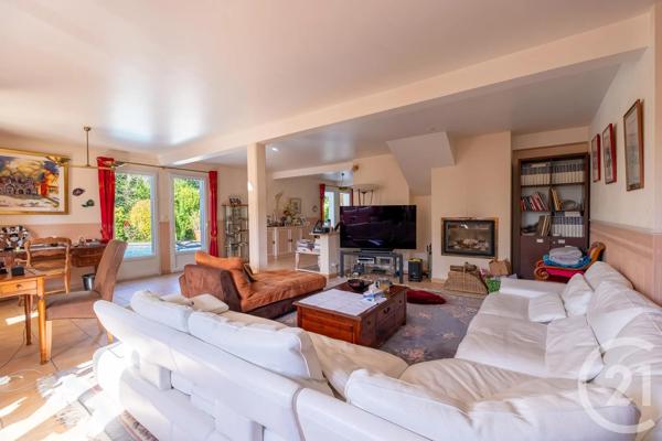 Maison à vendre  6 pièces - 198,37 m 2   SCIEZ  - 74
