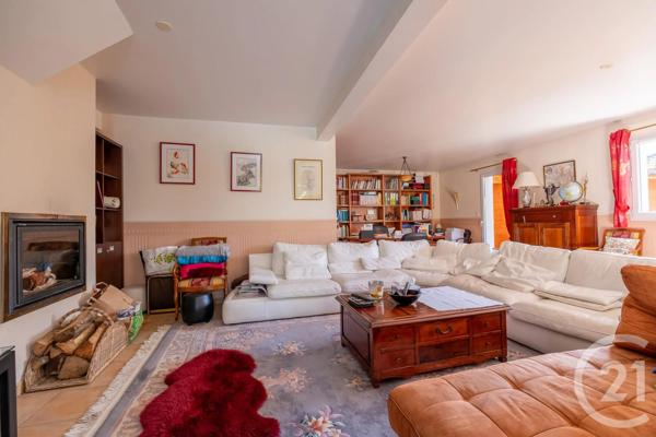 Maison à vendre  6 pièces - 198,37 m 2   SCIEZ  - 74