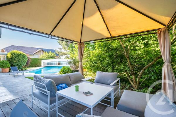 Maison à vendre  6 pièces - 198,37 m 2   SCIEZ  - 74