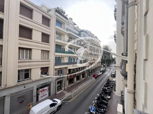 Appartement  - 2 pièces  - 41.95 m² -  305 000 € - À vendre