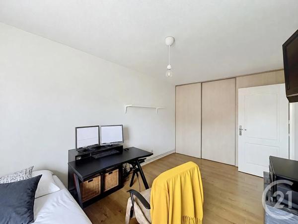 Appartement à vendre  3 pièces - 75 m 2   BRIGNAIS  - 69