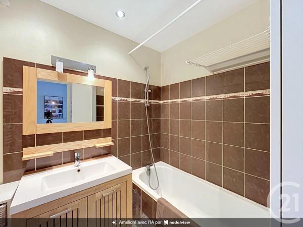 Appartement à vendre  3 pièces - 75 m 2   BRIGNAIS  - 69
