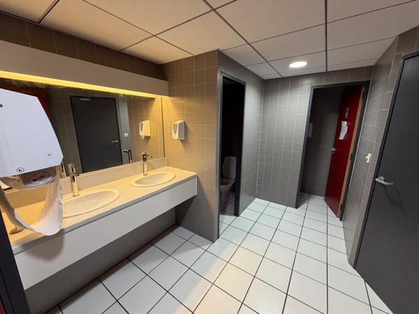 Bureaux à louer - Proximité et visibilité autoroute - La Penne sur Huveaune