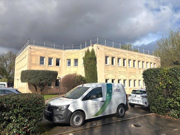 Bureaux à louer - Proximité et visibilité autoroute - La Penne sur Huveaune