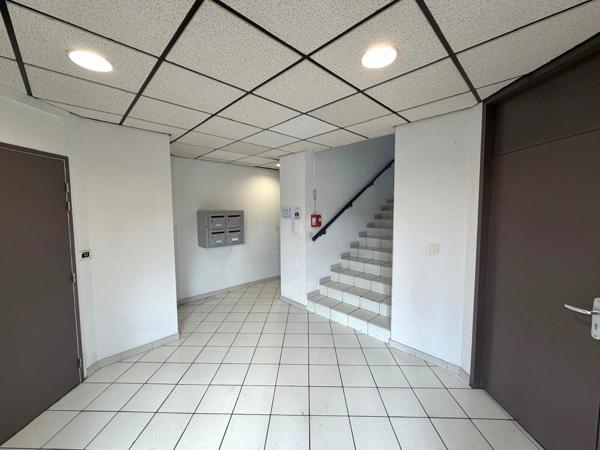 Bureaux à louer - Proximité et visibilité autoroute - La Penne sur Huveaune
