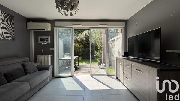 House for sale 3 rooms 53 m² Marseille 11