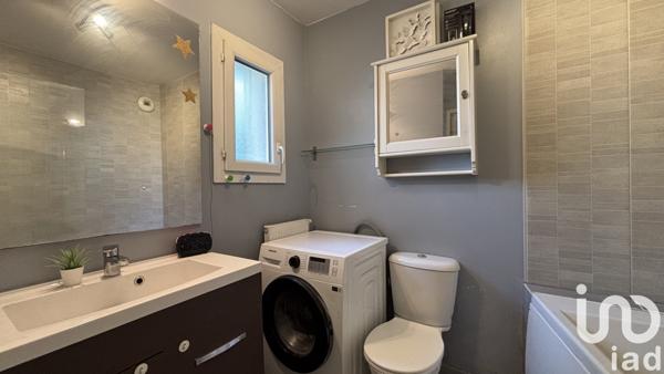 House for sale 3 rooms 53 m² Marseille 11