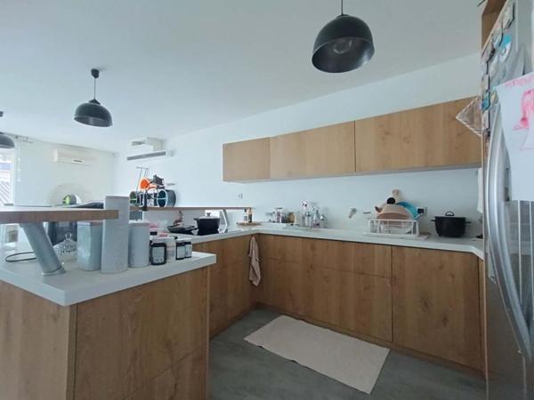 Appartement Istres 3 pièce(s) 65 m2 TERRASSE ET GARAGE