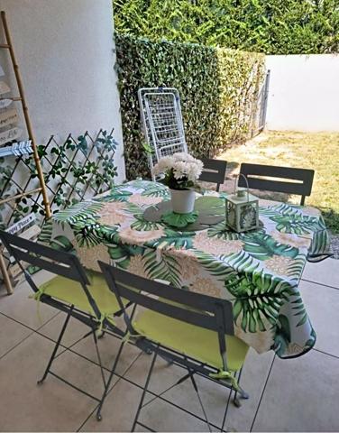 Sur les hauteurs de Vidauban, dans un secteur prisé, découvrez un véritable cocon avec Terrasse et jardin de 50 m², sans vis-à-vis.