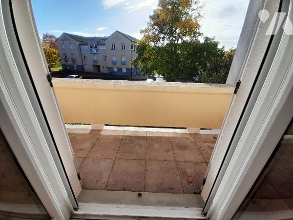 POITIERS Quartier des facs, grand appartement de type 2