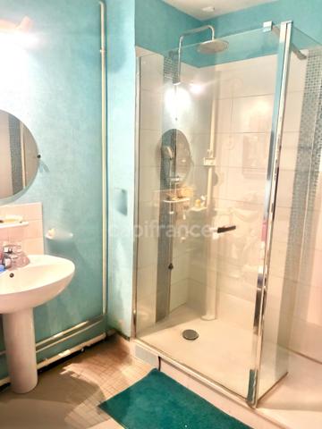 *Dans le quartier des ormeaux* Appartement de 46 m² exposé Ouest, vue dégagée sur la ville et la mer, parking et cave