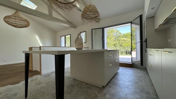 Maison atypique avec son jardin secret au cœur de Lafond