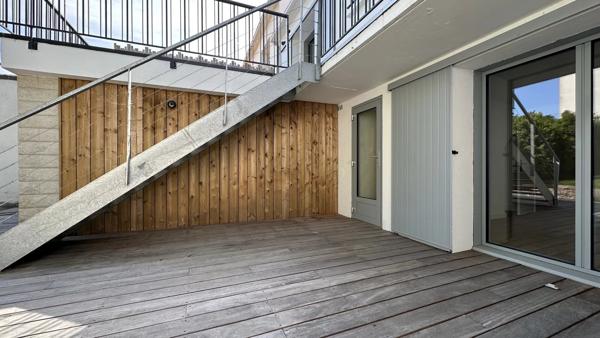 Maison atypique avec son jardin secret au cœur de Lafond