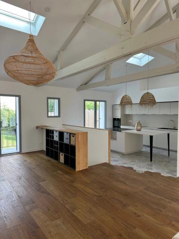 Maison atypique avec son jardin secret au cœur de Lafond