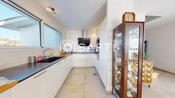 La Hume : Villa moderne avec piscine et jardin