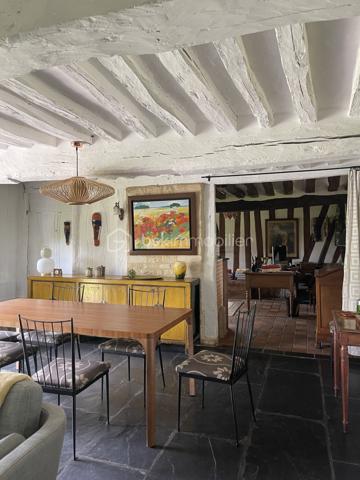 Maison traditionnelle de 307,08 m²