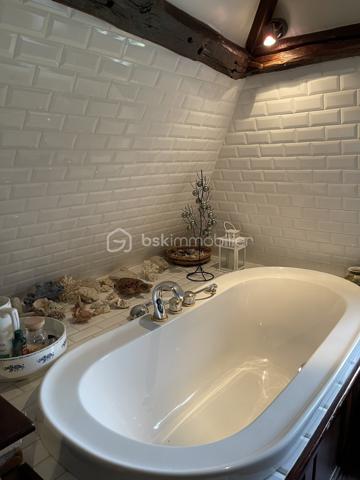 Maison traditionnelle de 307,08 m²